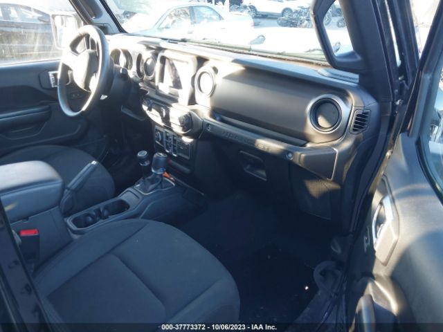 1C4HJXDG5JW133450 Jeep Wrangler Unlimited Sport S