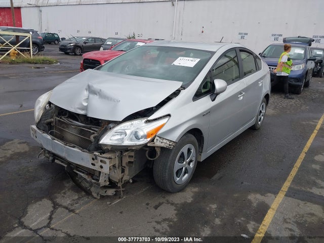 Toyota Prius Four/five/three/one/two 2014 JTDKN3DU3E0373856 Image 2