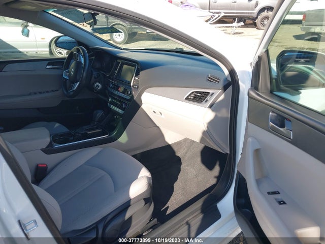 Hyundai SONATA SE 2019 5NPE24AF0KH754547 Image 5