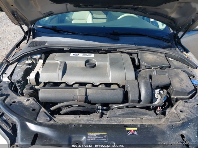 2008 VOLVO V70 VIN: YV1BW982281008554