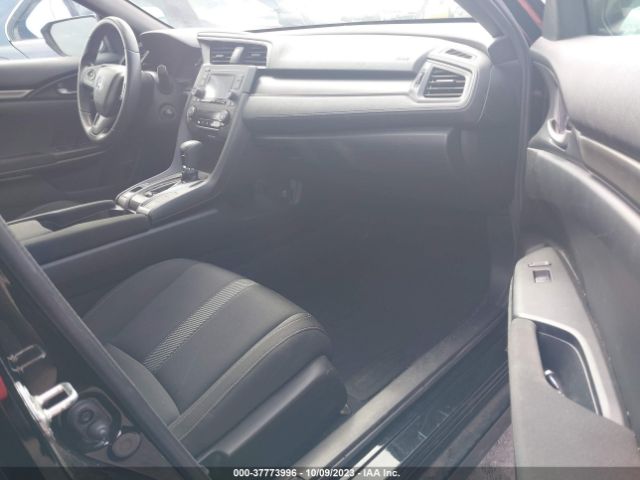 SHHFK7H25JU422138 Honda Civic Hatchback Lx