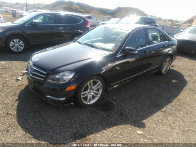 2013 MERCEDES-BENZ C-CLASS WDDGF8AB5DR253432 Photo 1