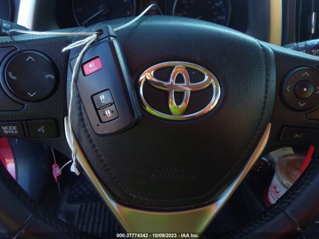 Toyota Rav4 Xle 2017 JTMRFREV9HJ164996 Image 11