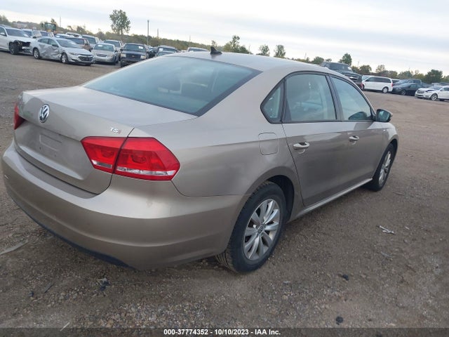 1VWAT7A3XFC096222 Volkswagen Passat 1.8t Wolfsburg Ed