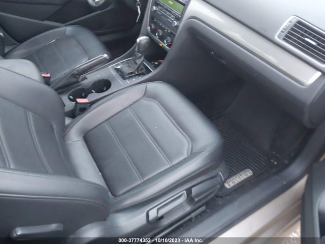 1VWAT7A3XFC096222 Volkswagen Passat 1.8t Wolfsburg Ed