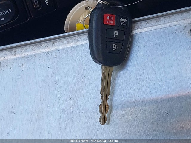 Toyota COROLLA LE 2019 5YFBURHE8KP883744 Image 11