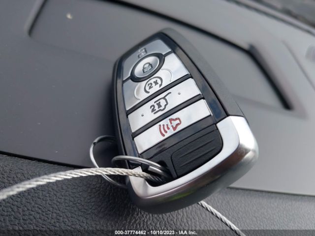 1FMCU9JZ3PUA30823 Ford Escape Platinum