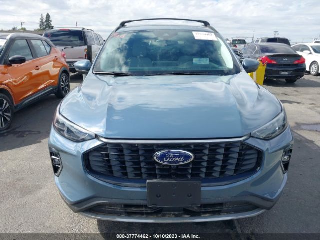 1FMCU9JZ3PUA30823 Ford Escape Platinum