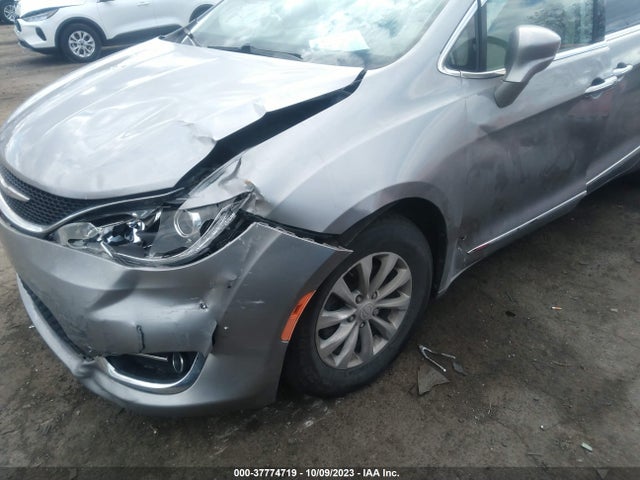 2C4RC1BG8HR538851 Chrysler Pacifica Touring-l