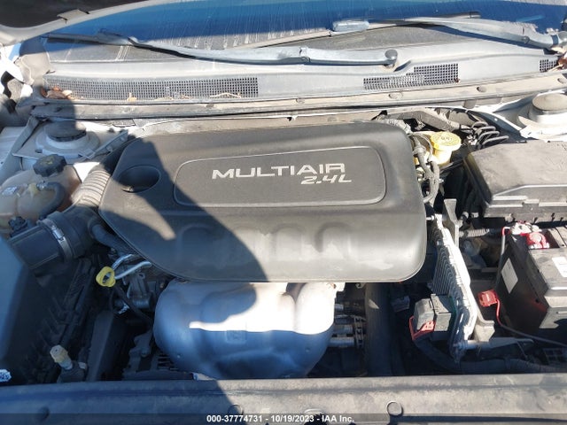 Chrysler 200 S 2015 1C3CCCBB3FN696678 Image 10