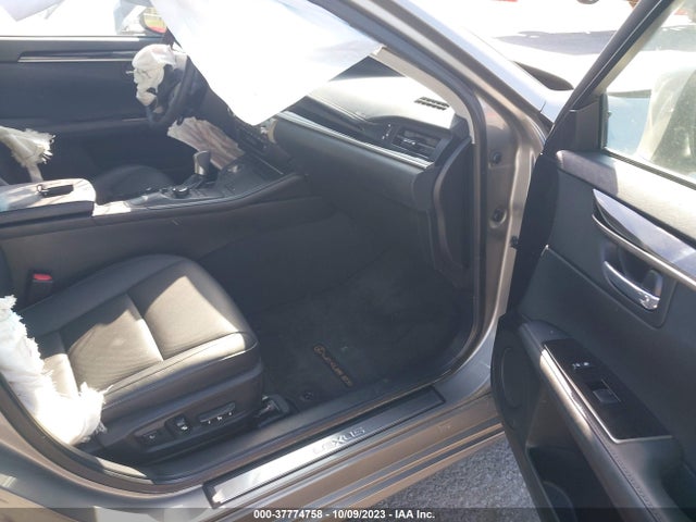 58ABK1GG8HU066512 Lexus ES
