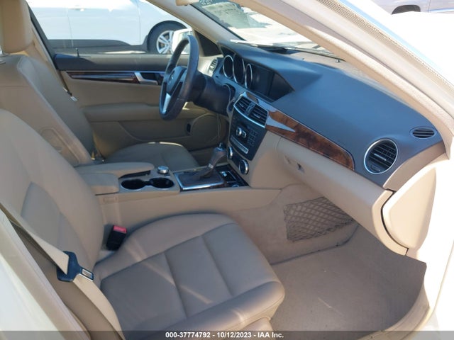 Aukcja sprzedaży 2012 Mercedes-benz C-class C 250, vin: WDDGF4HB7CA665850, numer aukcji: 37774792