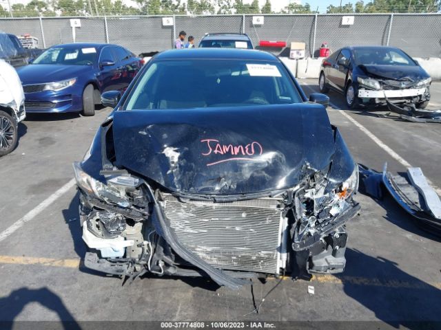 19XFB2F57FE225437 Honda Civic Sedan Lx