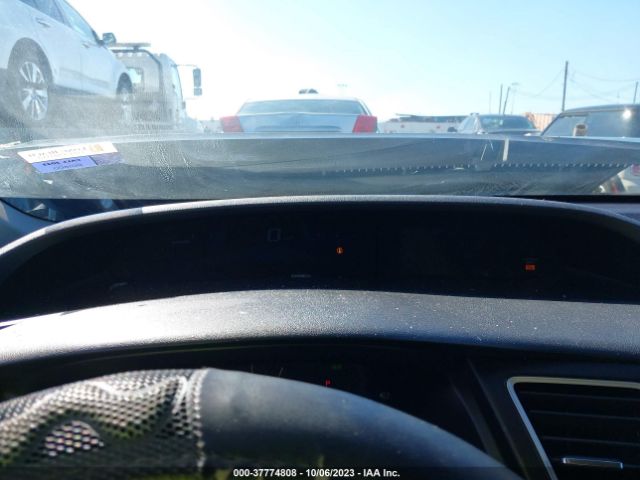 19XFB2F57FE225437 Honda Civic Sedan Lx