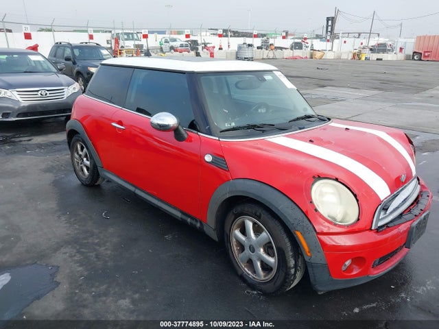 2008 MINI COOPER HARDTOP WMWMF335X8TT63955 Photo 0