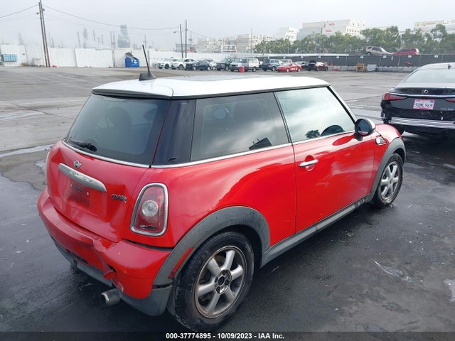 2008 MINI COOPER HARDTOP WMWMF335X8TT63955 Photo 3