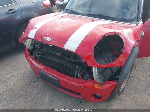 2008 MINI COOPER HARDTOP WMWMF335X8TT63955 Photo 5