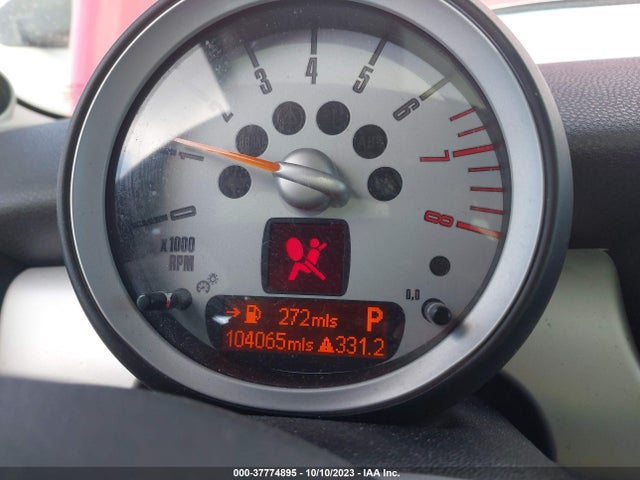 2008 MINI COOPER HARDTOP WMWMF335X8TT63955 Photo 6