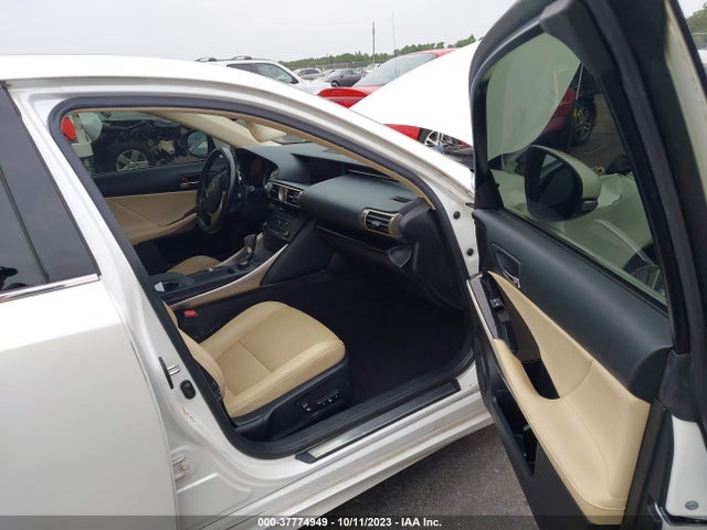 JTHBA1D28G5025683 Lexus IS 200T