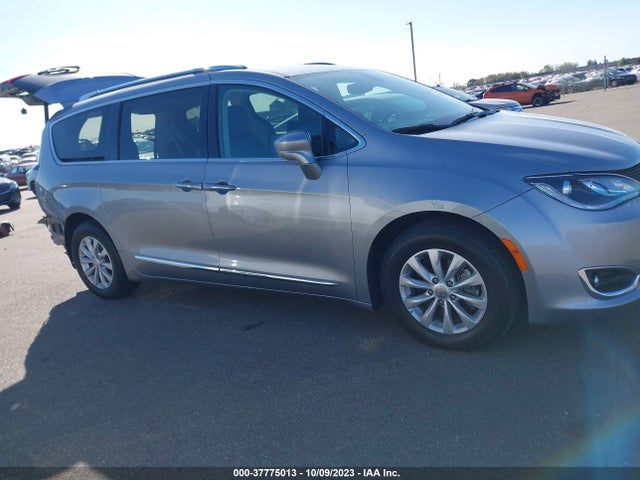 Chrysler Pacifica Touring L 2018 2C4RC1BG7JR246355 Image 13