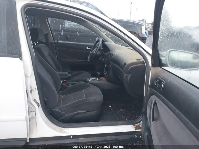 1999 VOLKSWAGEN PASSAT GLS VIN: WVWMA63B6XE179883