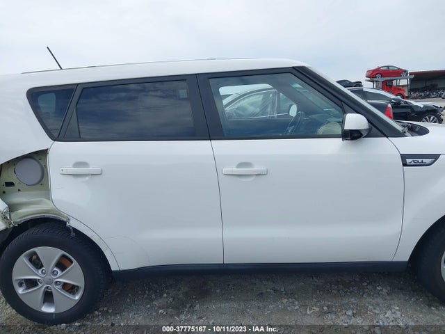 KIA Soul Base 2015 KNDJN2A27F7139768 Image 14