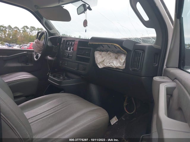Chevrolet Express 2500 Work Van 2016 1GCWGAFF4G1334690 Image 5