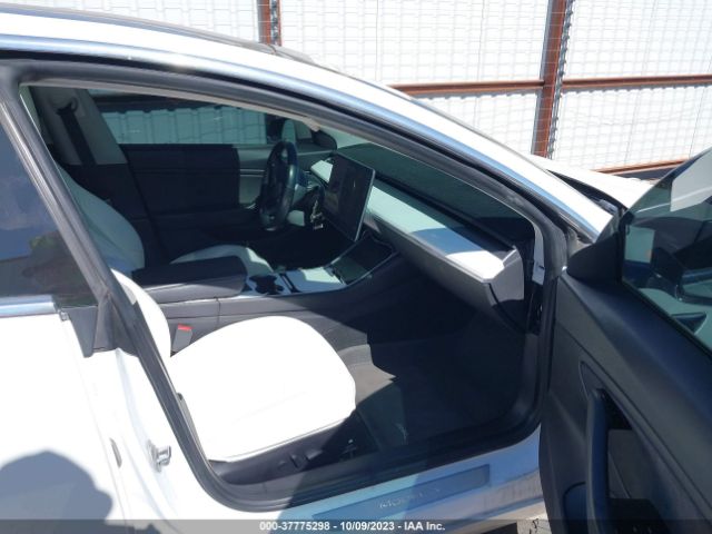 5YJ3E1EA4KF299955 Tesla Model 3 Range