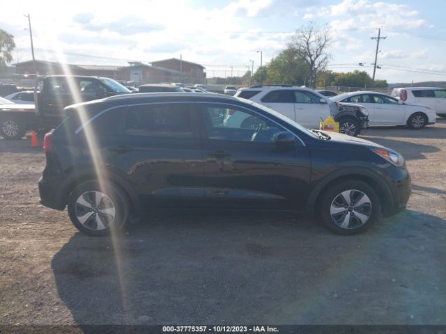 KNDCB3LC0H5042181 KIA NIRO LX