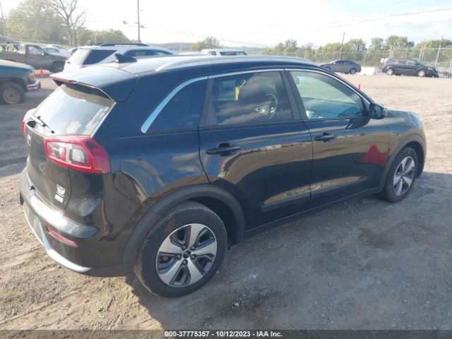 KNDCB3LC0H5042181 KIA NIRO LX