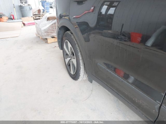 KNDCB3LC0H5042181 KIA NIRO LX
