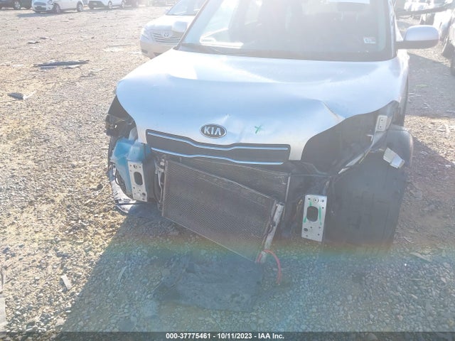 KIA Soul Base 2018 KNDJN2A22J7505452 Image 6