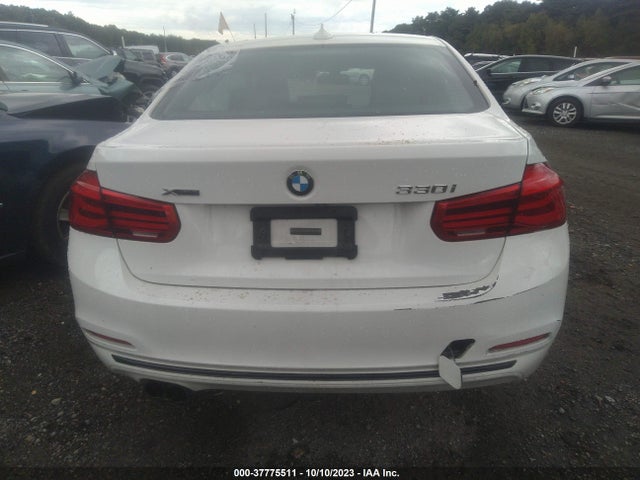 BMW 330i Xdrive 2018 WBA8D9G59JNU67688 Image 16