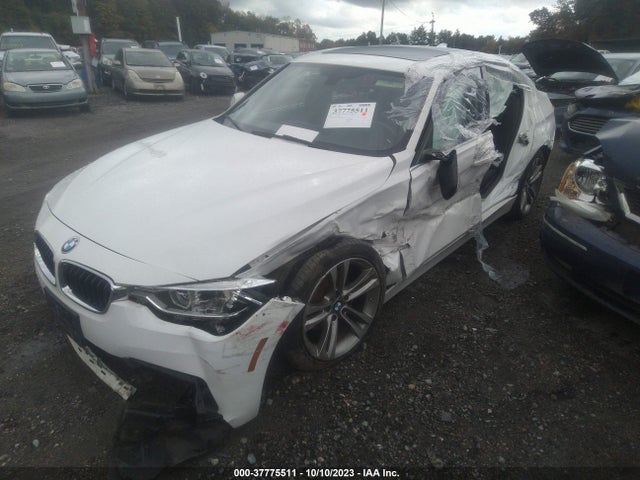 BMW 330i Xdrive 2018 WBA8D9G59JNU67688 Image 2