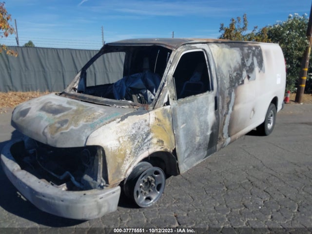 Chevrolet Express 2500 Work Van 2018 1GCWGBFP5J1254675 Image 2