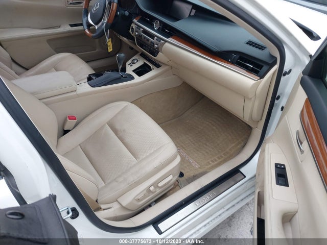 JTHBW1GG8F2095290 Lexus Es 300h Hybrid