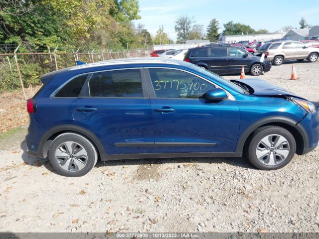 KNDCB3LC3K5260235 KIA NIRO LX
