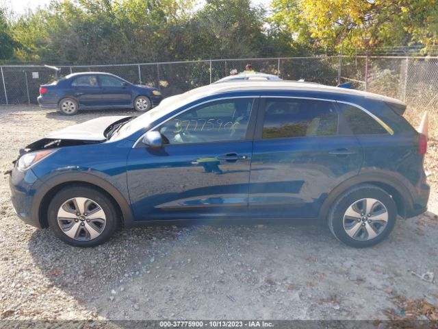 KNDCB3LC3K5260235 KIA NIRO LX