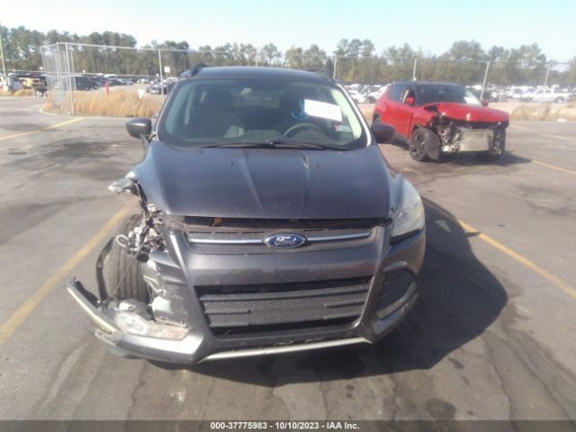 1FMCU9G99GUA77393 Ford ESCAPE SE