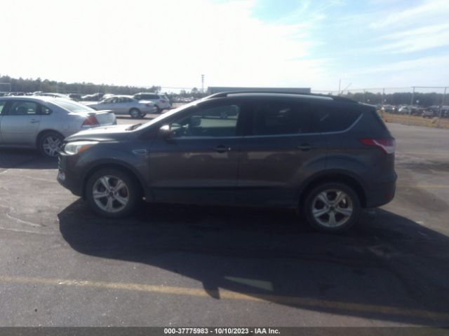 1FMCU9G99GUA77393 Ford ESCAPE SE