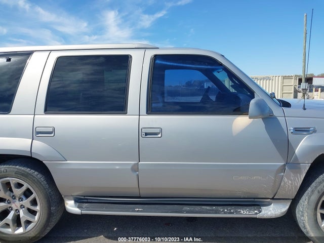 2000 GMC DENALI VIN: 1GKEK13R3YR111489