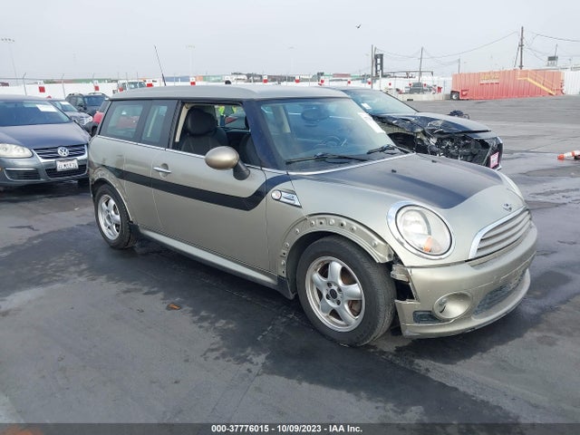 2011 MINI COOPER CLUBMAN WMWZF3C50BTY00973 Photo 0