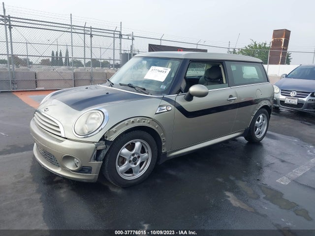 2011 MINI COOPER CLUBMAN WMWZF3C50BTY00973 Photo 1