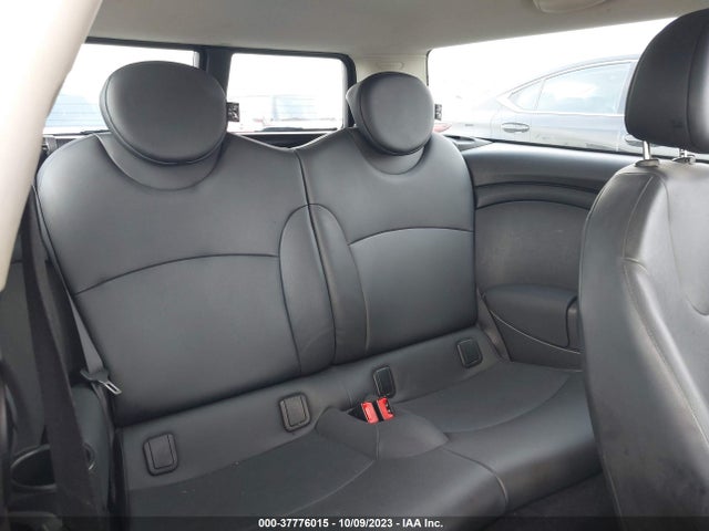 2011 MINI COOPER CLUBMAN WMWZF3C50BTY00973 Photo 7
