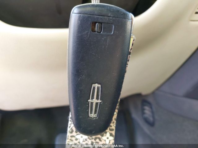 1LNHL9DK8EG605453 Lincoln MKS