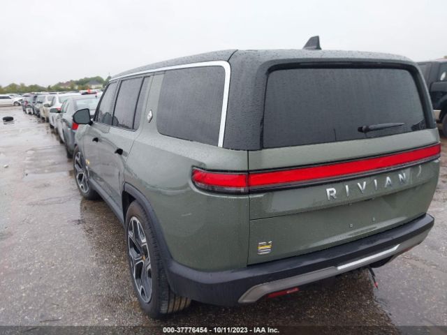 2022 RIVIAN R1S 7PDSGABL9NN002060 Photo 2