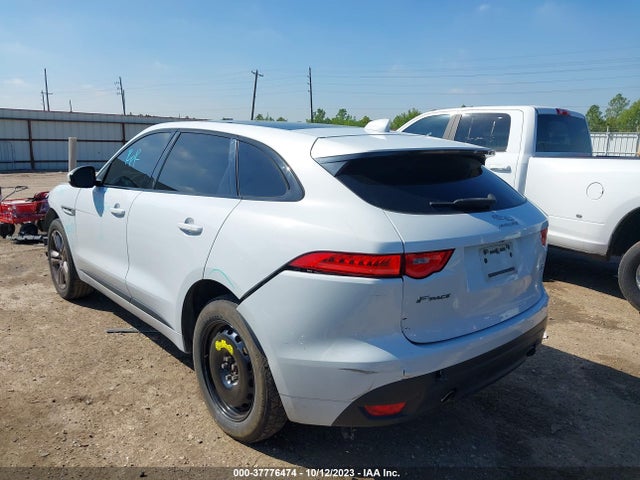 2018 JAGUAR F-PACE SADCL2FX5JA202160 Photo 2