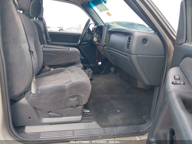 2001 CHEVROLET SILVERADO 1500 LS VIN: 1GCEC14V81Z211761
