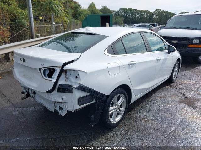 Chevrolet CRUZE LT 2018 1G1BE5SM9J7172939 Image 4