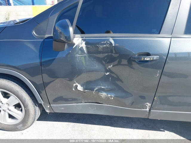 Chevrolet TRAX LS 2020 3GNCJKSB2LL155152 Image 6